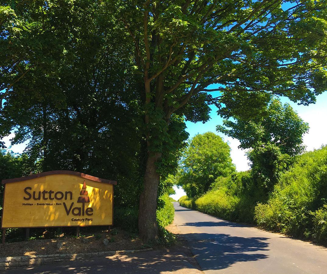 فندق دييْلفي  Sutton Vale المظهر الخارجي الصورة